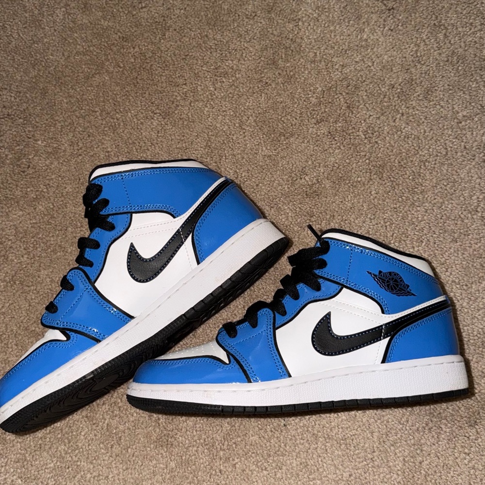 Nike Black, Blue, and White Sneakers